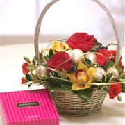 Ye Olde Christmas Basket Chocolate Gift Set