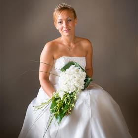 fwthumbbride_white_floral.jpg