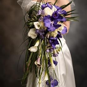 fwthumbvintage_briday_bouquet.jpg